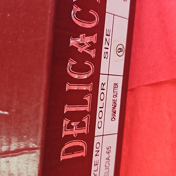 Delicacy Champagne Glitter Heels/ Size 9 - Picture 5 of 6